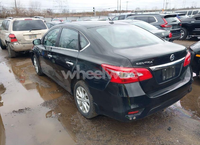 Photo 3 of 2019 Nissan Sentra SV (VIN 3N1AB7AP5KL606065)