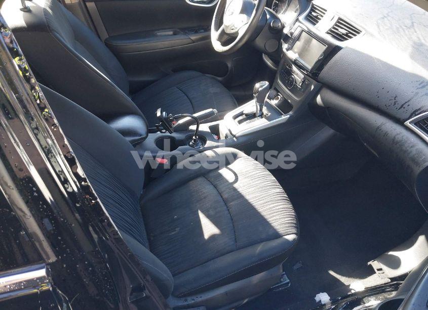 Photo 5 of 2019 Nissan Sentra SV (VIN 3N1AB7AP5KL608267)