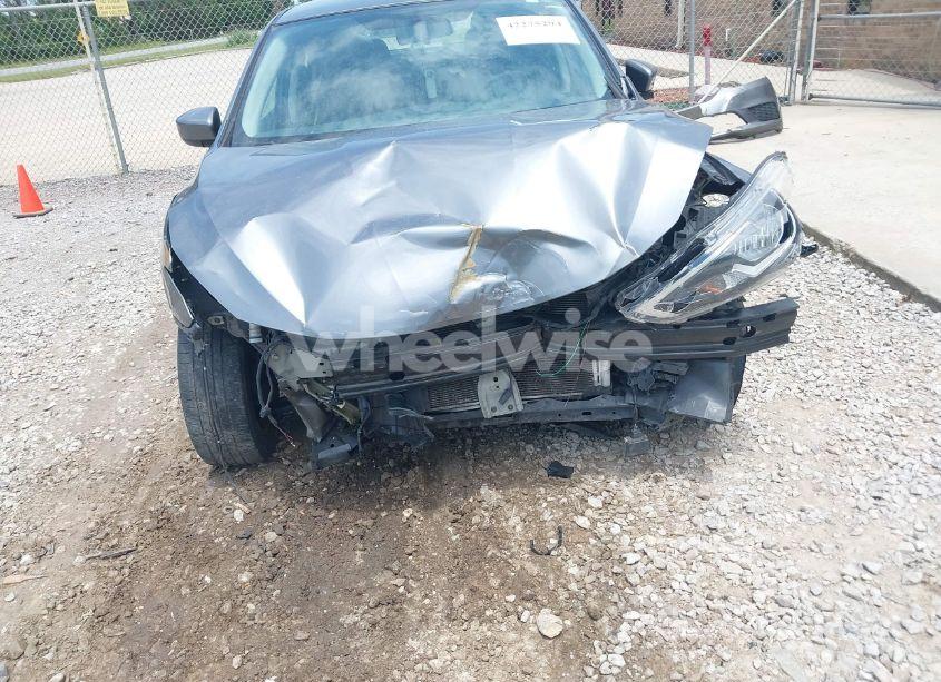 Photo 6 of 2019 Nissan Sentra SV (VIN 3N1AB7AP5KL608981)