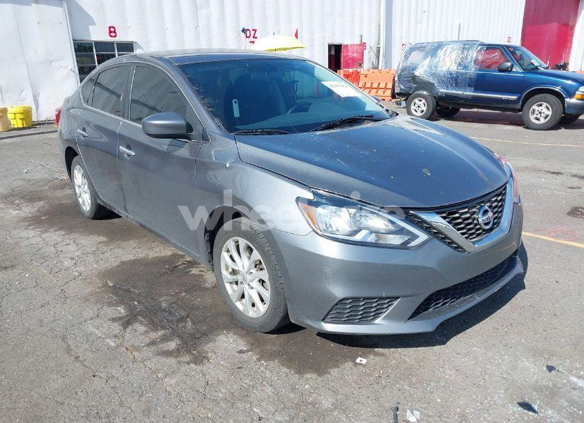 2019 Nissan Sentra SV (VIN 3N1AB7AP5KL612335) main photo