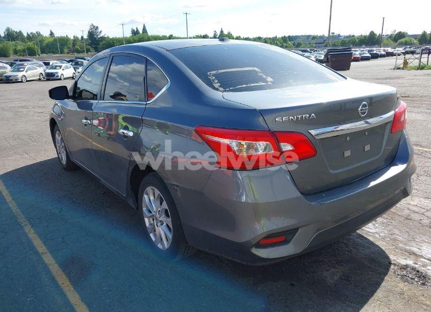 Photo 3 of 2019 Nissan Sentra SV (VIN 3N1AB7AP5KL612335)