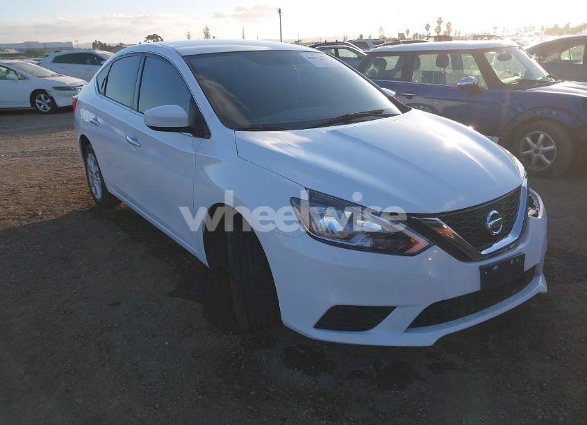 2019 Nissan Sentra SV (VIN 3N1AB7AP5KL613050) main photo