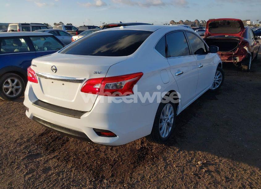 Photo 4 of 2019 Nissan Sentra SV (VIN 3N1AB7AP5KL613050)