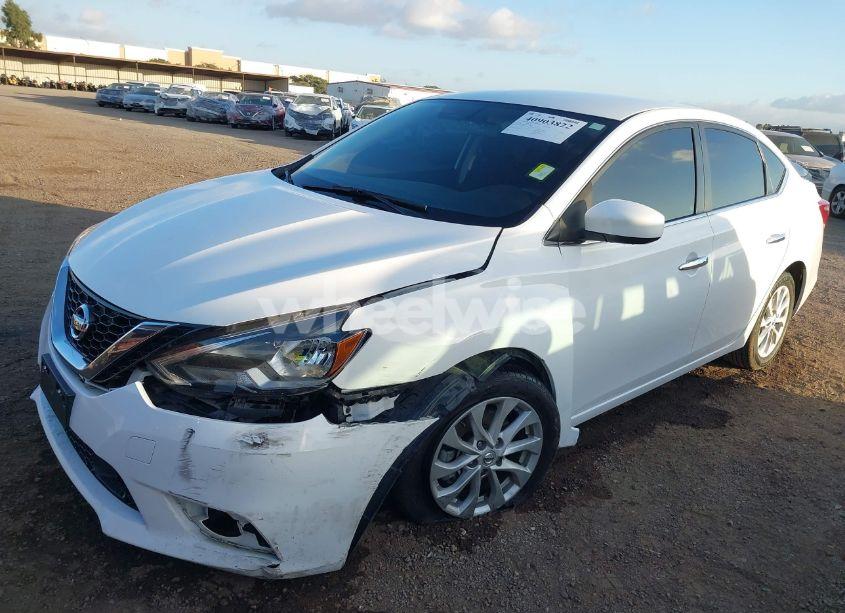 Photo 6 of 2019 Nissan Sentra SV (VIN 3N1AB7AP5KL613050)