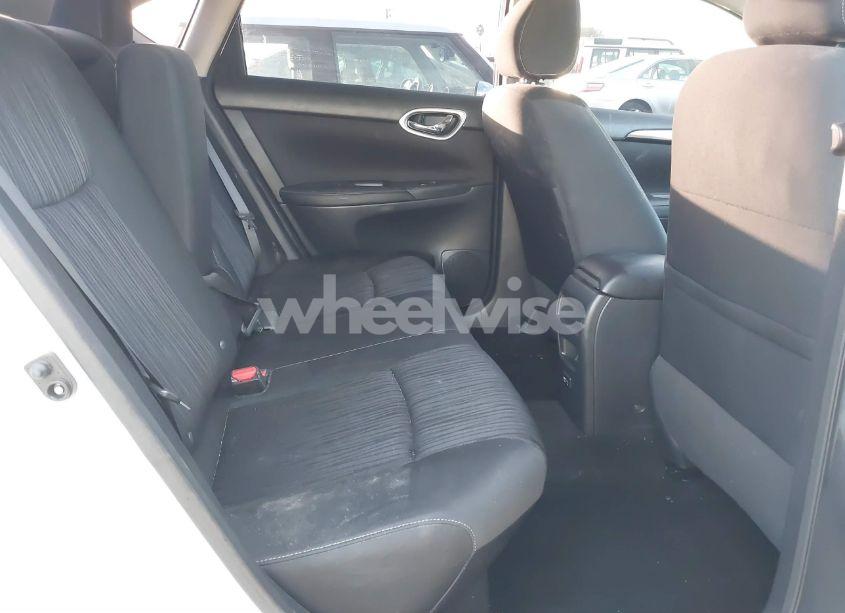 Photo 8 of 2019 Nissan Sentra SV (VIN 3N1AB7AP5KL613050)