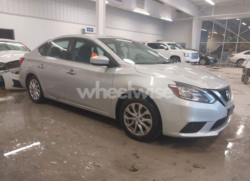 2019 Nissan Sentra SV (VIN 3N1AB7AP5KL614067) main photo
