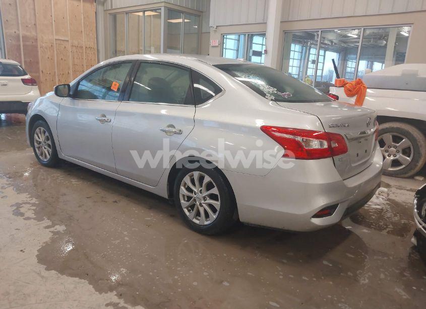 Photo 3 of 2019 Nissan Sentra SV (VIN 3N1AB7AP5KL614067)