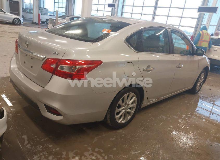 Photo 4 of 2019 Nissan Sentra SV (VIN 3N1AB7AP5KL614067)