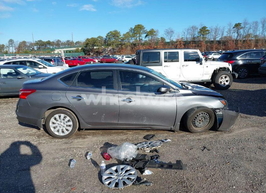 Photo 12 of 2019 Nissan Sentra S (VIN 3N1AB7AP5KY202279)