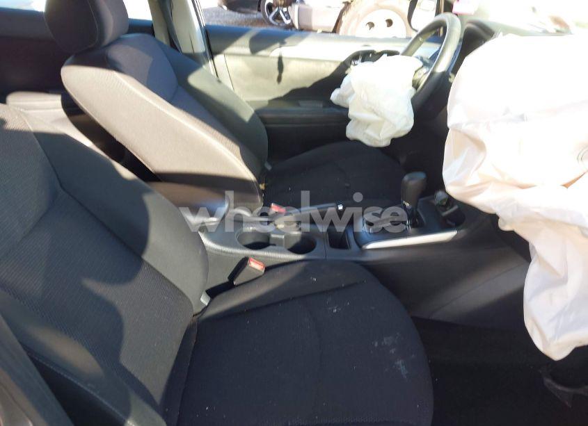 Photo 5 of 2019 Nissan Sentra S (VIN 3N1AB7AP5KY202279)