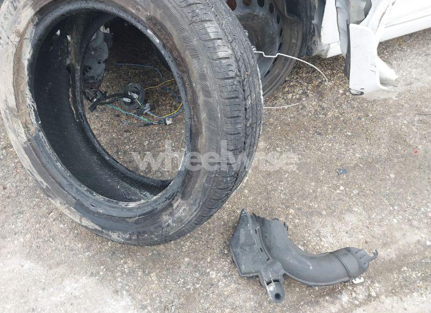 Photo 11 of 2019 Nissan Sentra S (VIN 3N1AB7AP5KY203223)