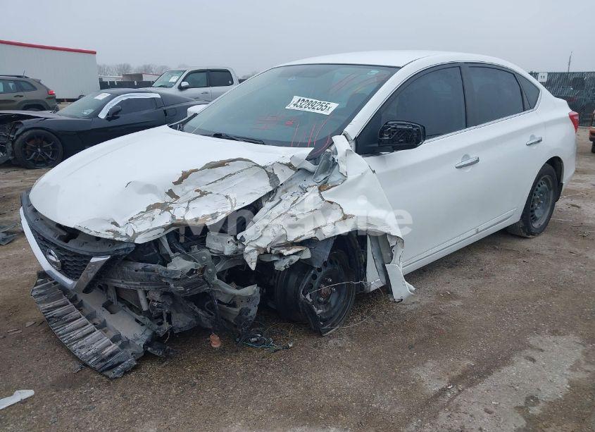 Photo 2 of 2019 Nissan Sentra S (VIN 3N1AB7AP5KY203223)