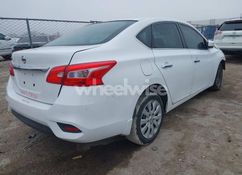 Photo 4 of 2019 Nissan Sentra S (VIN 3N1AB7AP5KY203223)