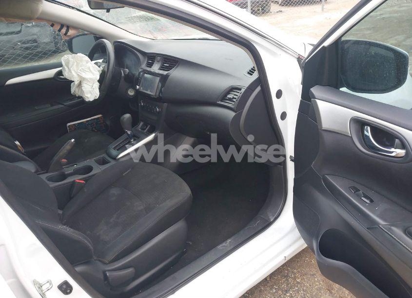 Photo 5 of 2019 Nissan Sentra S (VIN 3N1AB7AP5KY203223)