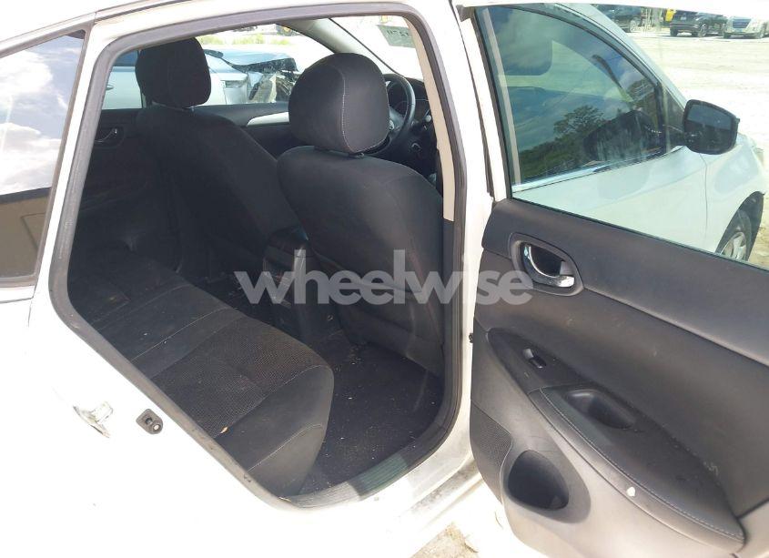 Photo 8 of 2019 Nissan Sentra S (VIN 3N1AB7AP5KY210155)