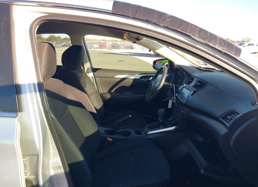 Photo 5 of 2019 Nissan Sentra S (VIN 3N1AB7AP5KY212522)