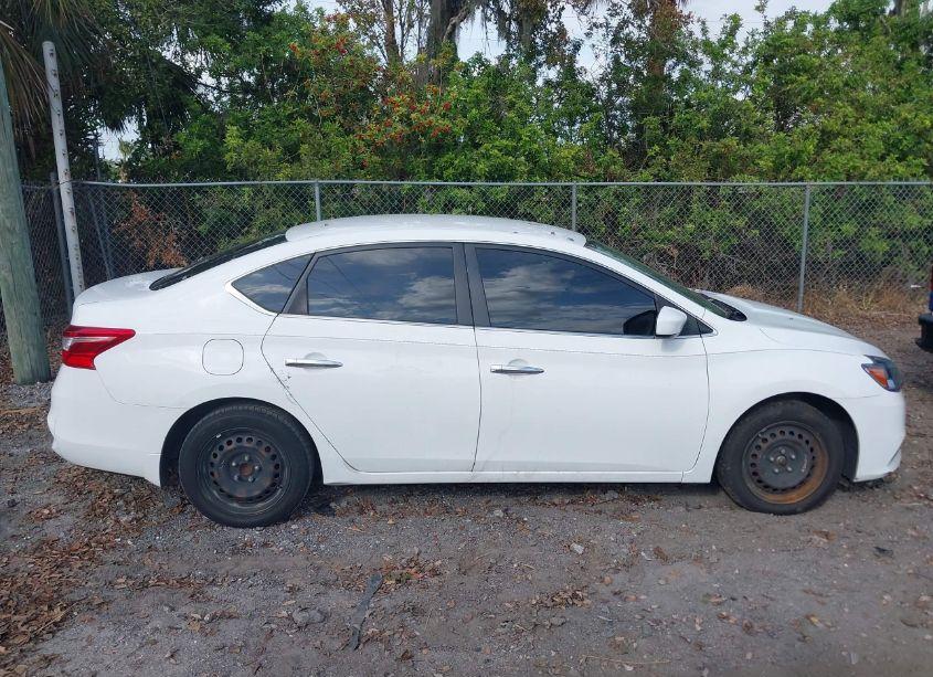 Photo 13 of 2019 Nissan Sentra S (VIN 3N1AB7AP5KY259937)