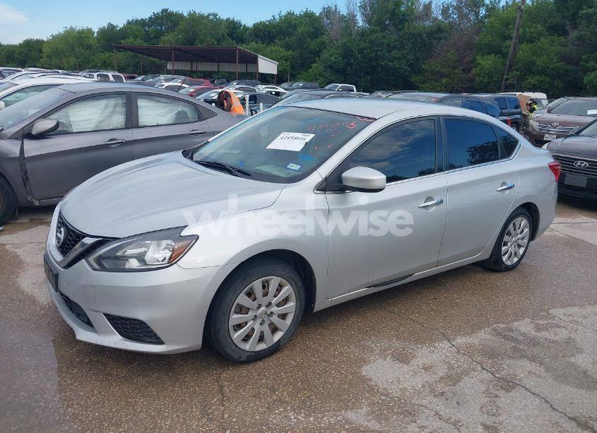 Photo 2 of 2019 Nissan Sentra S (VIN 3N1AB7AP5KY268721)