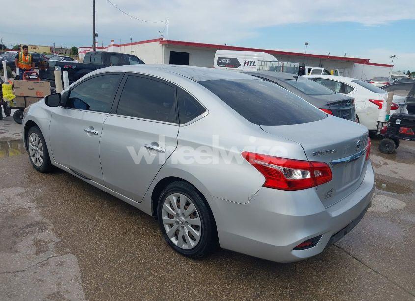 Photo 3 of 2019 Nissan Sentra S (VIN 3N1AB7AP5KY268721)
