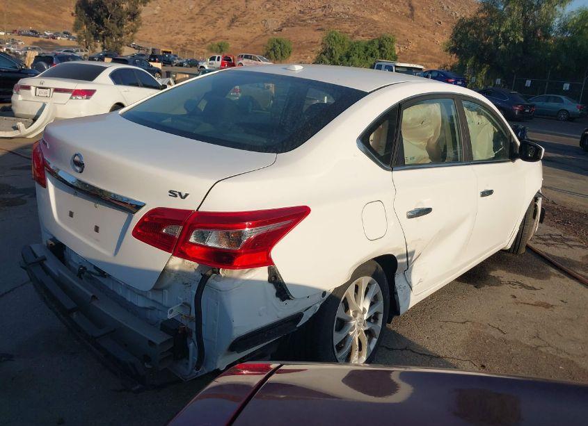 Photo 4 of 2019 Nissan Sentra SV (VIN 3N1AB7AP5KY272588)