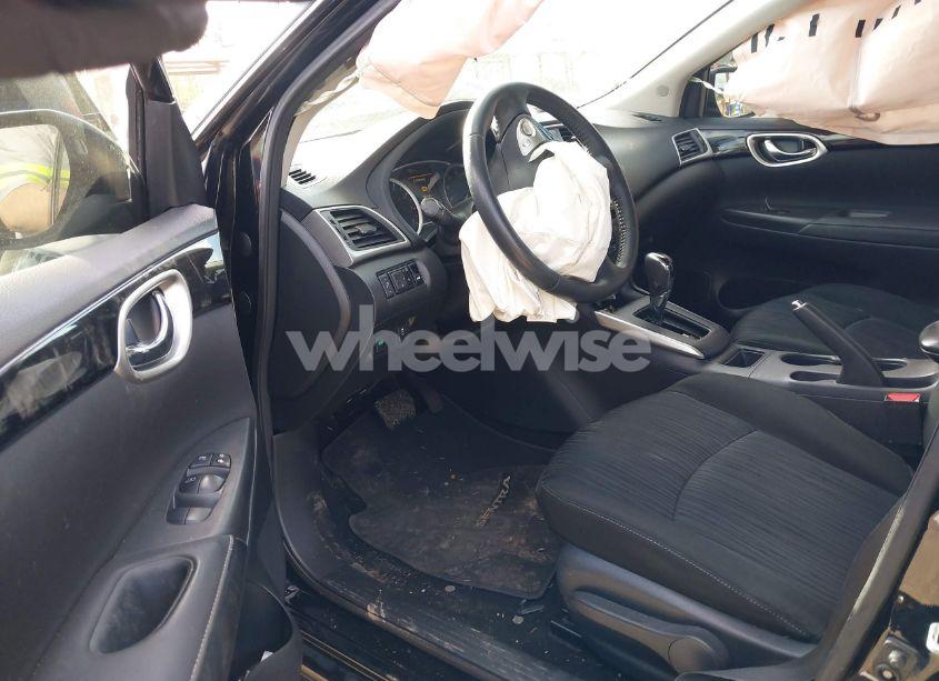 Photo 5 of 2019 Nissan Sentra SV (VIN 3N1AB7AP5KY277161)