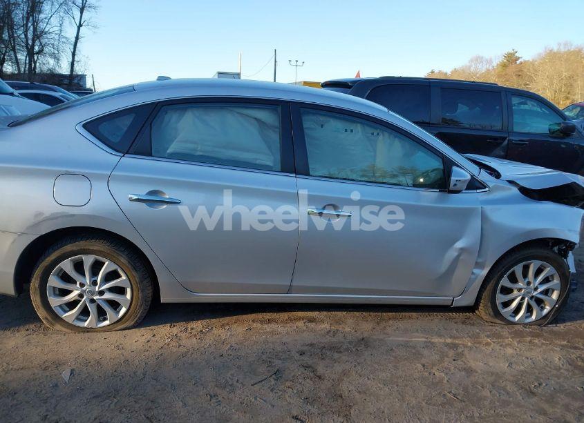 Photo 13 of 2019 Nissan Sentra SV (VIN 3N1AB7AP5KY285373)