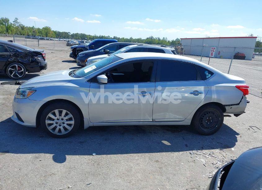 Photo 15 of 2019 Nissan Sentra S (VIN 3N1AB7AP5KY295658)