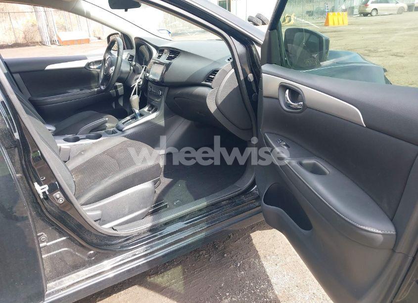 Photo 5 of 2019 Nissan Sentra S (VIN 3N1AB7AP5KY296969)