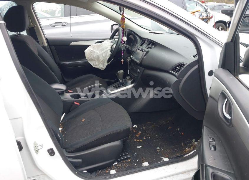 Photo 5 of 2019 Nissan Sentra S (VIN 3N1AB7AP5KY304763)