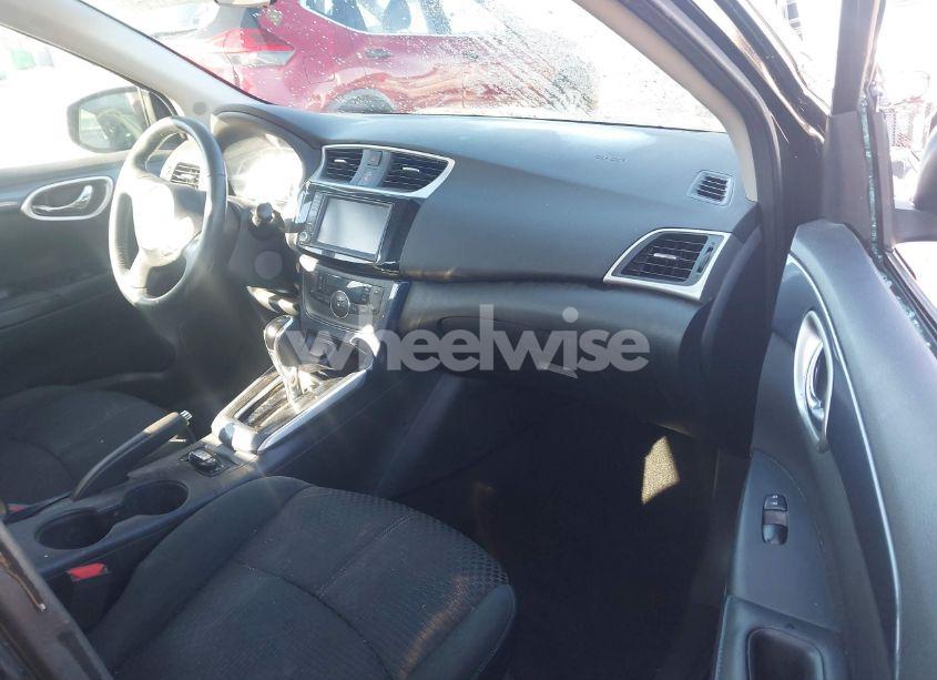 Photo 5 of 2019 Nissan Sentra SR (VIN 3N1AB7AP5KY309168)