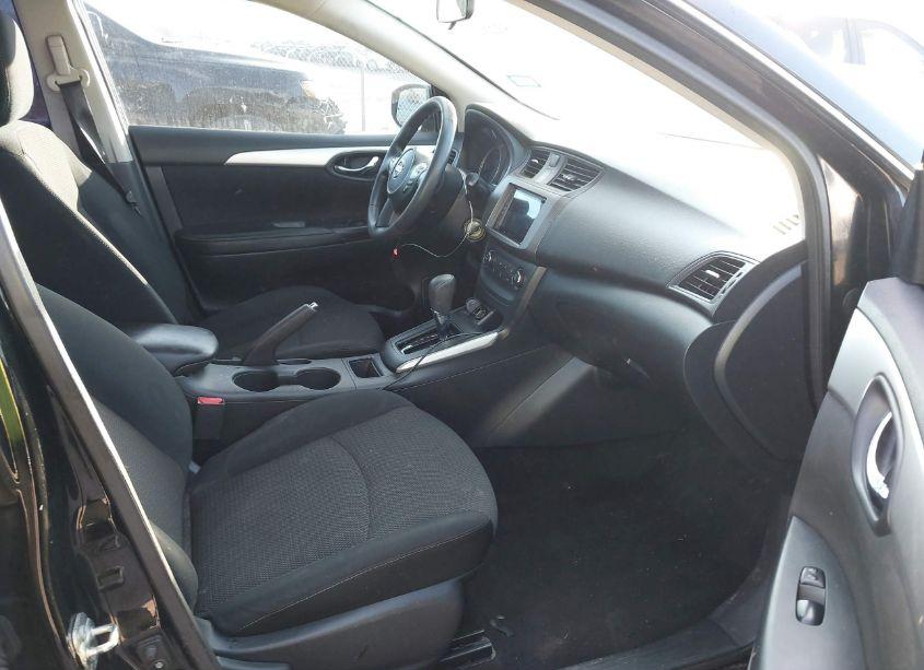 Photo 5 of 2019 Nissan Sentra S (VIN 3N1AB7AP5KY315956)