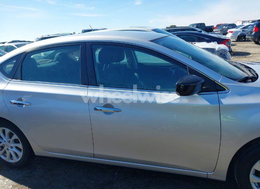 Photo 13 of 2019 Nissan Sentra SV (VIN 3N1AB7AP5KY317934)