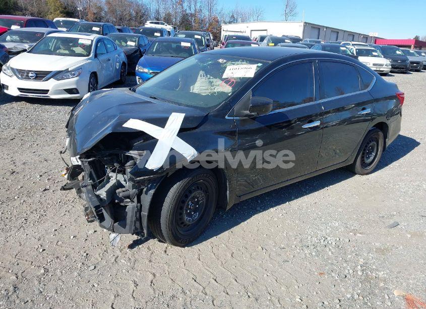 Photo 2 of 2019 Nissan Sentra S (VIN 3N1AB7AP5KY327329)