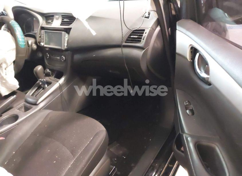 Photo 5 of 2019 Nissan Sentra S (VIN 3N1AB7AP5KY327329)