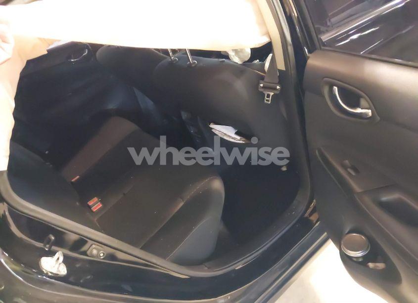 Photo 8 of 2019 Nissan Sentra S (VIN 3N1AB7AP5KY327329)