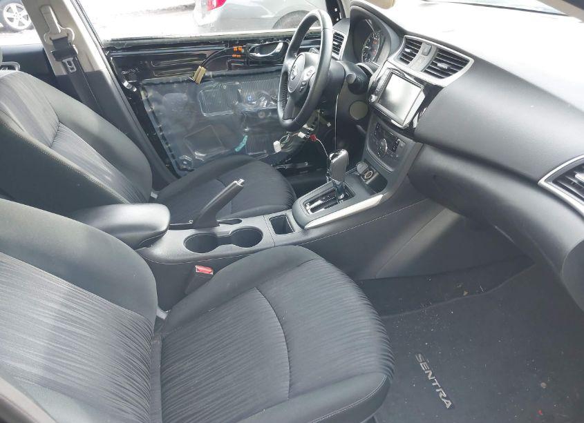 Photo 5 of 2019 Nissan Sentra SV (VIN 3N1AB7AP5KY329663)