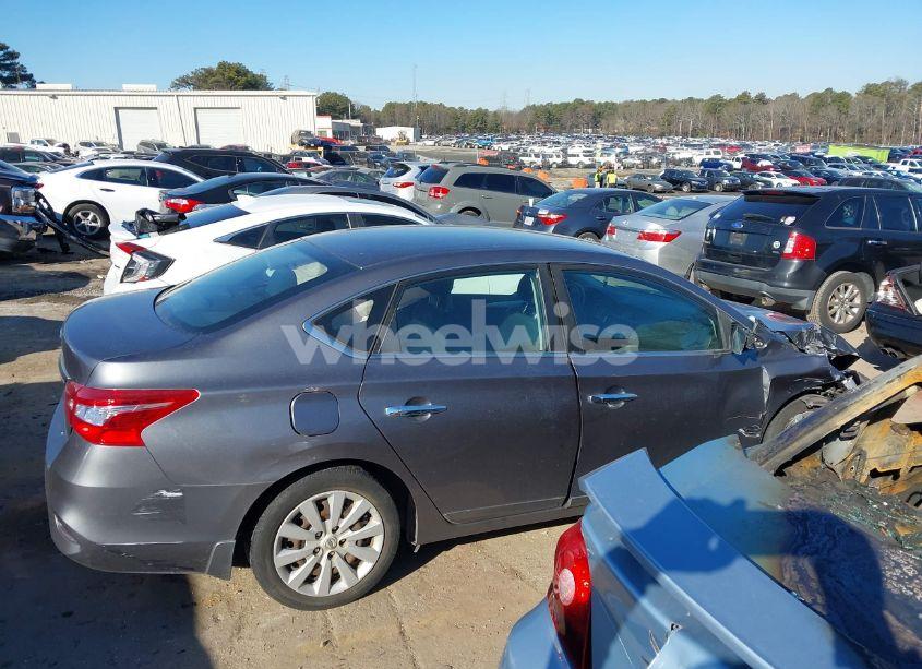 Photo 13 of 2019 Nissan Sentra S (VIN 3N1AB7AP5KY347810)