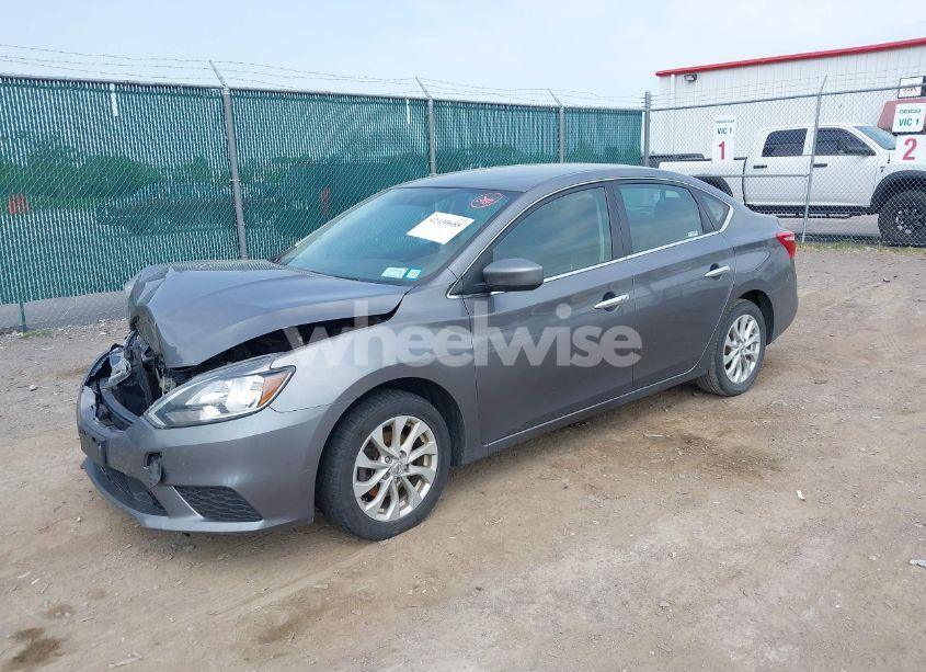 Photo 2 of 2019 Nissan Sentra SV (VIN 3N1AB7AP5KY361402)