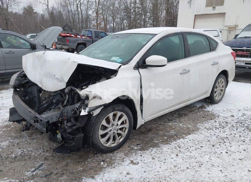 Photo 2 of 2019 Nissan Sentra SV (VIN 3N1AB7AP5KY362095)