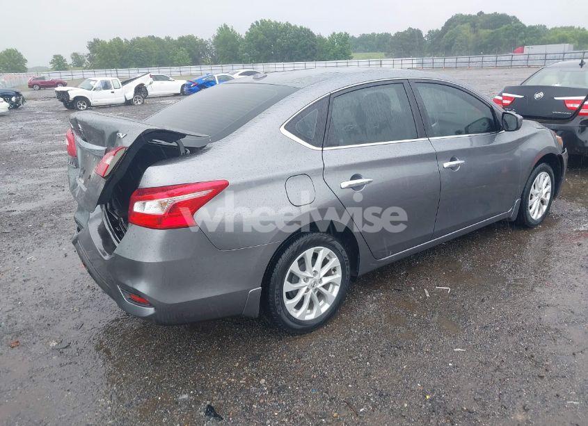 Photo 4 of 2019 Nissan Sentra SV (VIN 3N1AB7AP5KY364297)