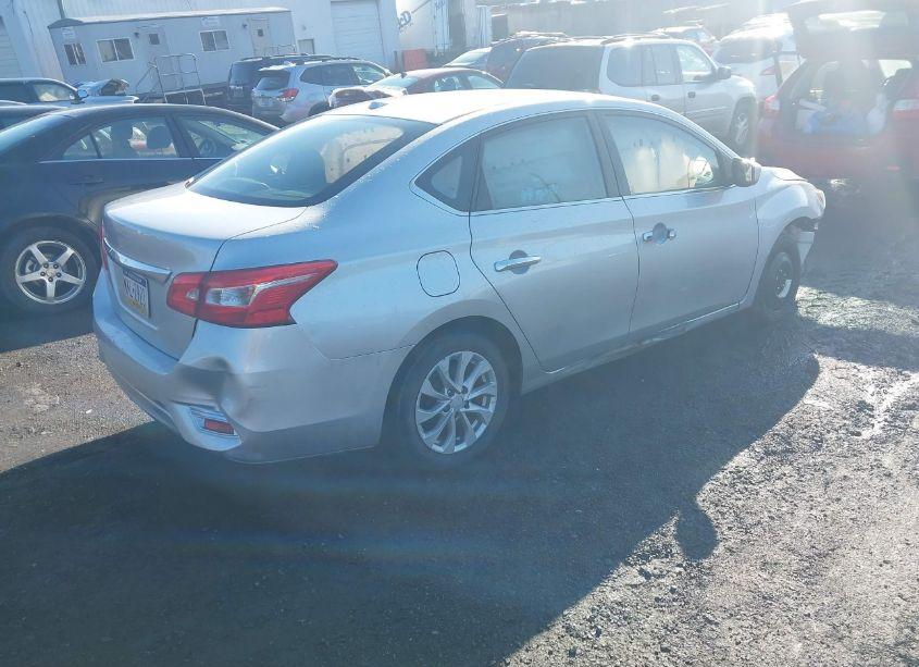 Photo 4 of 2019 Nissan Sentra SV (VIN 3N1AB7AP5KY367085)