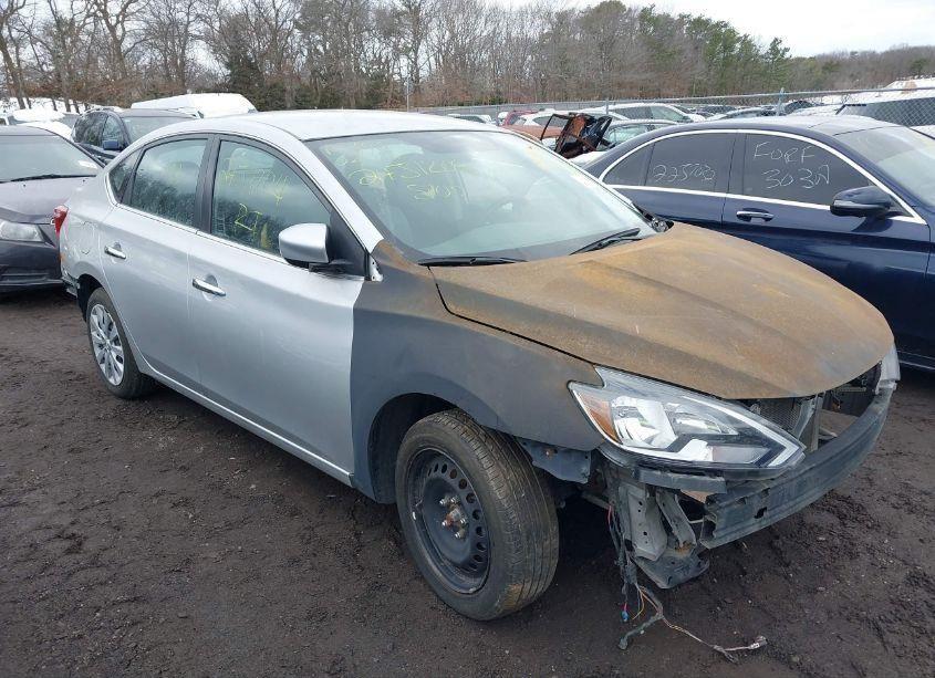 Photo 2 of 2019 Nissan Sentra S (VIN 3N1AB7AP5KY367751)