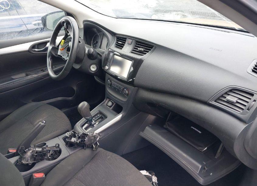 Photo 4 of 2019 Nissan Sentra S (VIN 3N1AB7AP5KY367751)