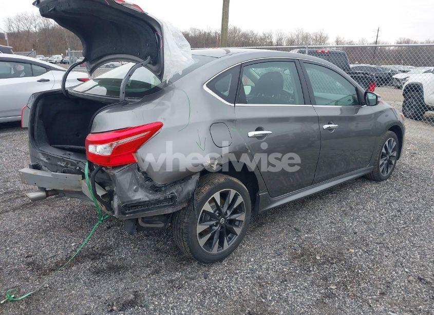Photo 4 of 2019 Nissan Sentra SR (VIN 3N1AB7AP5KY375784)