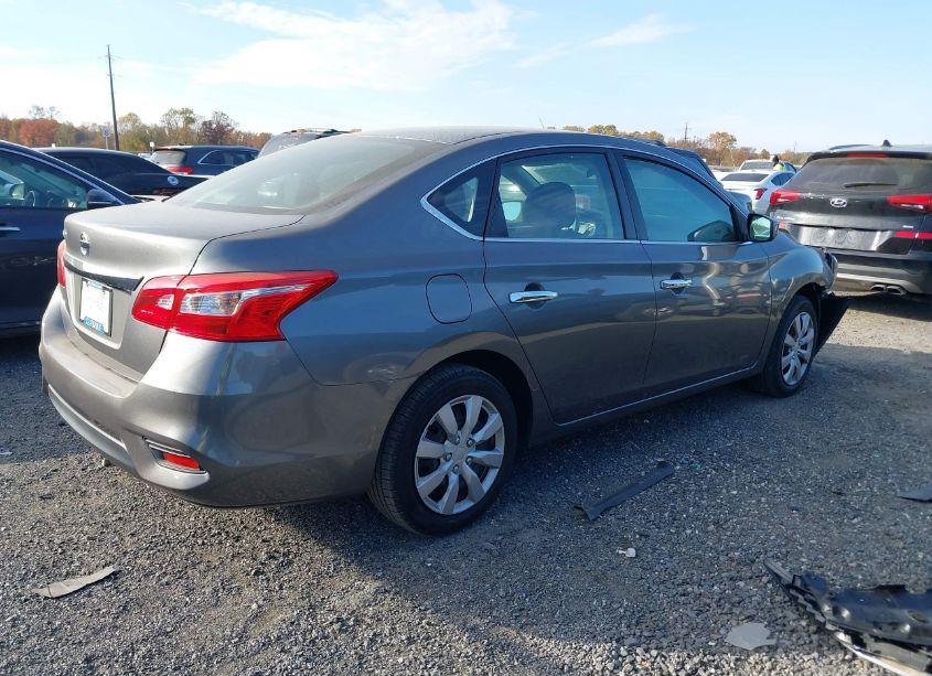 Photo 4 of 2019 Nissan Sentra S (VIN 3N1AB7AP5KY376689)