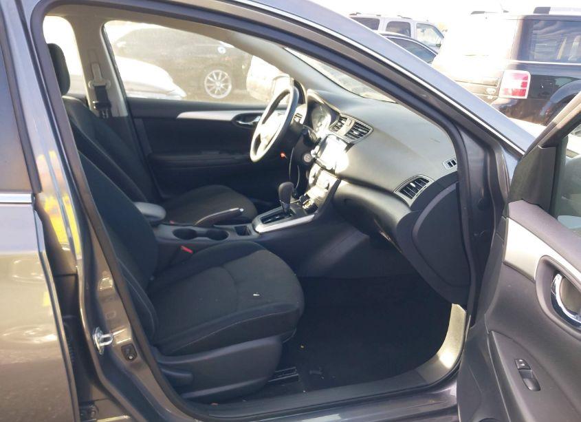 Photo 5 of 2019 Nissan Sentra S (VIN 3N1AB7AP5KY376689)