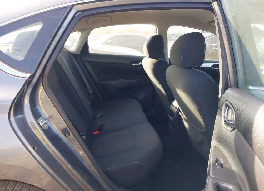 Photo 8 of 2019 Nissan Sentra S (VIN 3N1AB7AP5KY376689)