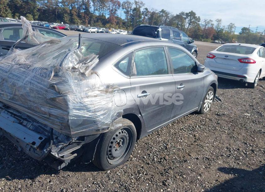 Photo 4 of 2019 Nissan Sentra S (VIN 3N1AB7AP5KY408931)