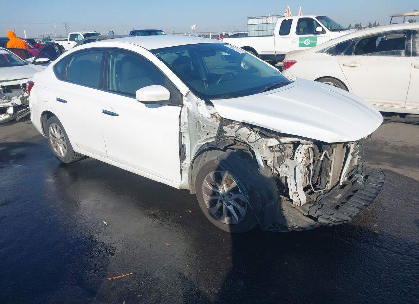 2019 Nissan Sentra SV (VIN 3N1AB7AP5KY417256) main photo