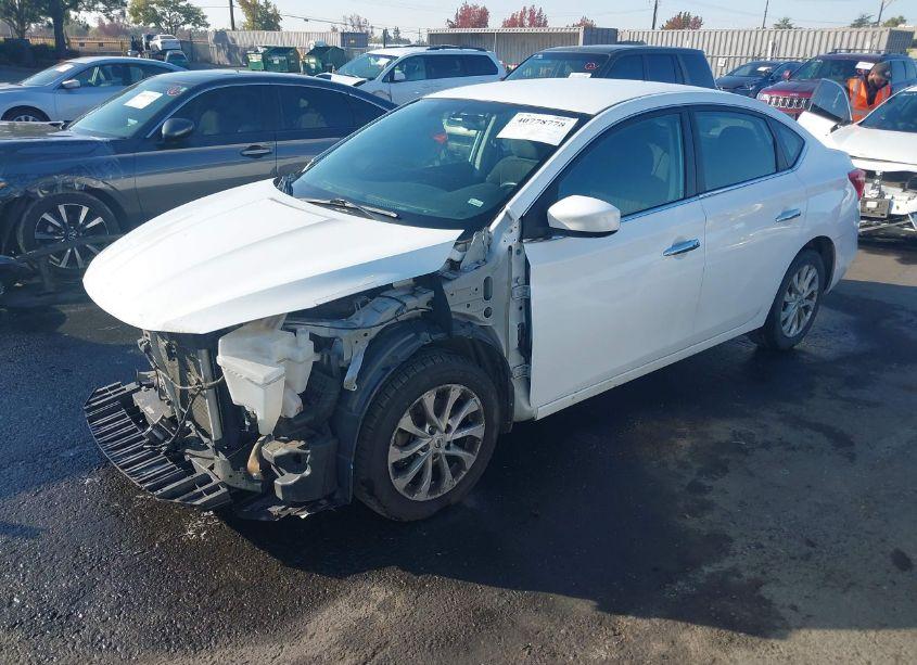 Photo 2 of 2019 Nissan Sentra SV (VIN 3N1AB7AP5KY417256)